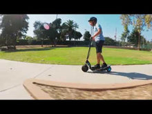 Charger et lire la vidéo dans la visionneuse de la Galerie, Razor Power Core E100 Electric Scooter OPEN BOX LIKE NEW - PICKUP